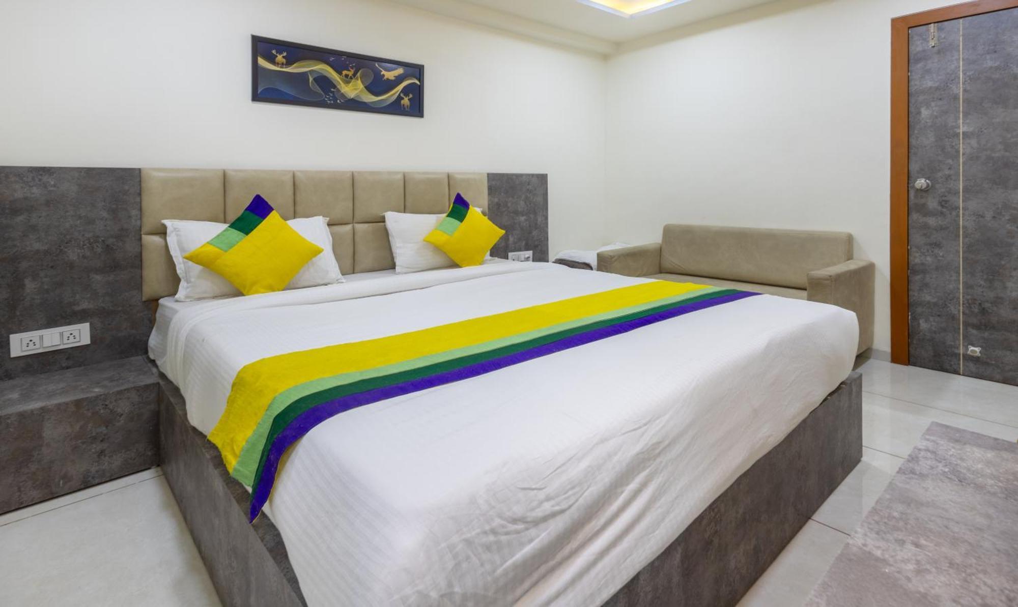 Itsy Hotels Signature, Nehru Nagar Ahmedabad Exterior foto
