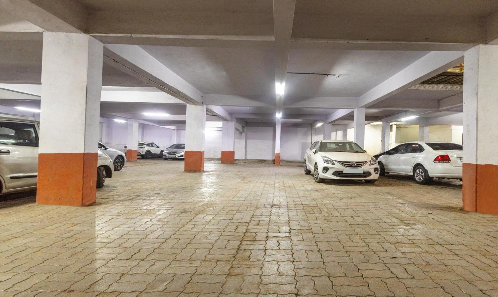 Itsy Hotels Signature, Nehru Nagar Ahmedabad Exterior foto